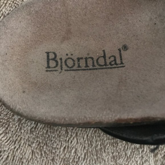 Size 9 black patten leather bjorndal sandals. - Picture 3 of 5